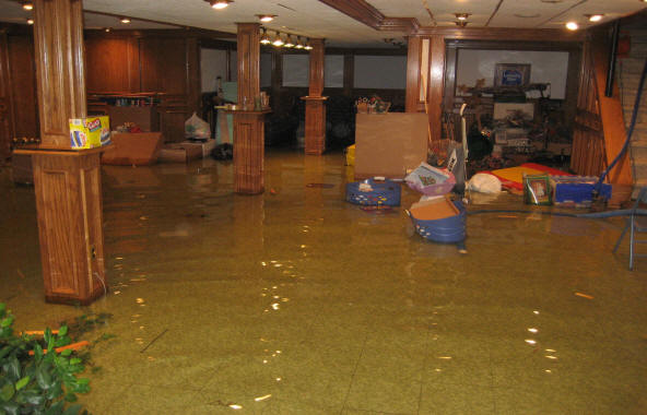 Find Out How Water Restoration Companies in Blaine Respond Quickly to Home Emergencies