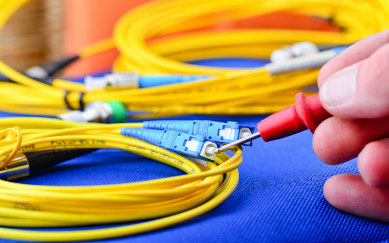 4 Reasons to Use Fiber Optic Cabling in a San Diego Home or Business