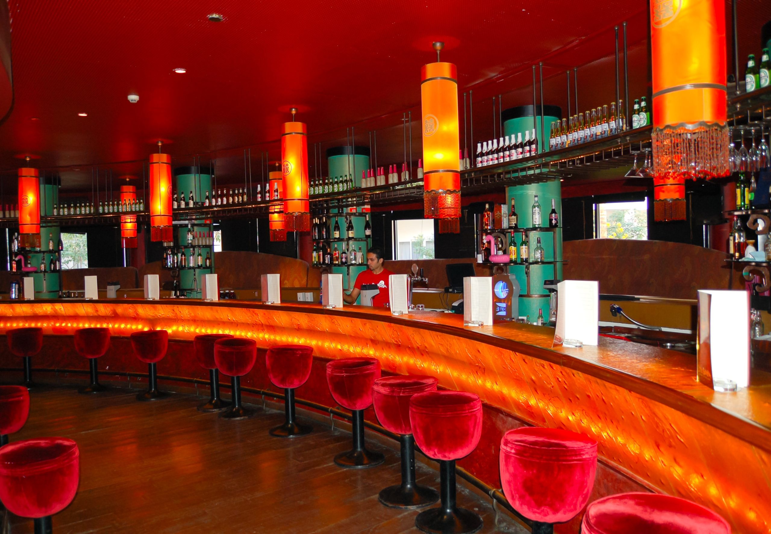 Unwind At The Best Bars For Happy Hour In Kingwood, TX