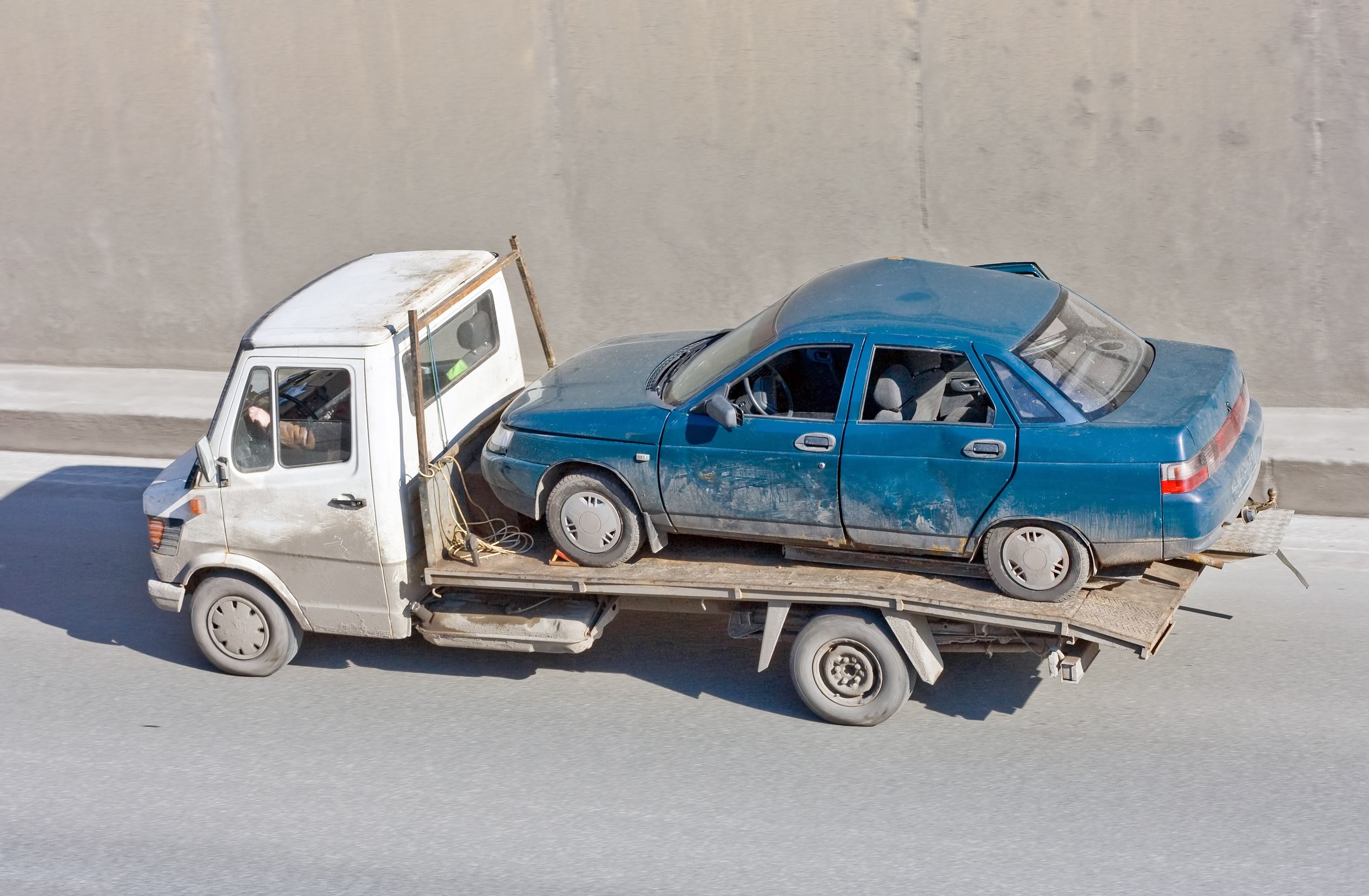 What Precautions Are Taken During Long-Distance Towing in Glendale?